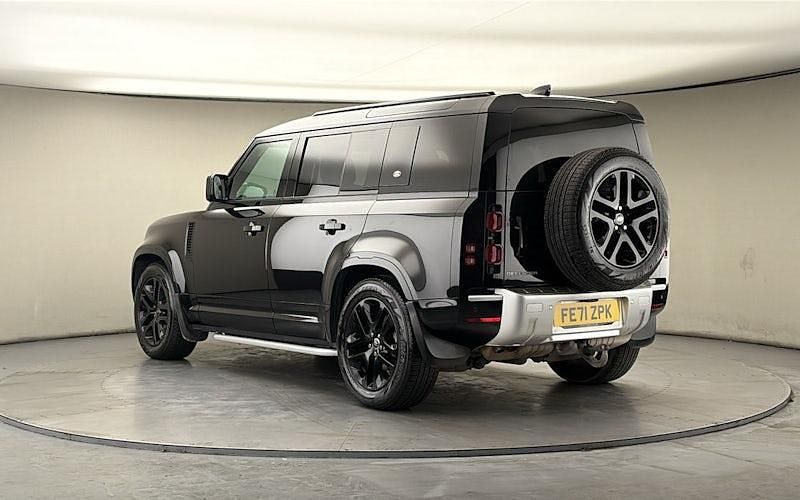 Used Land Rover Defender 249 HP (183 kW) 2023 SUV