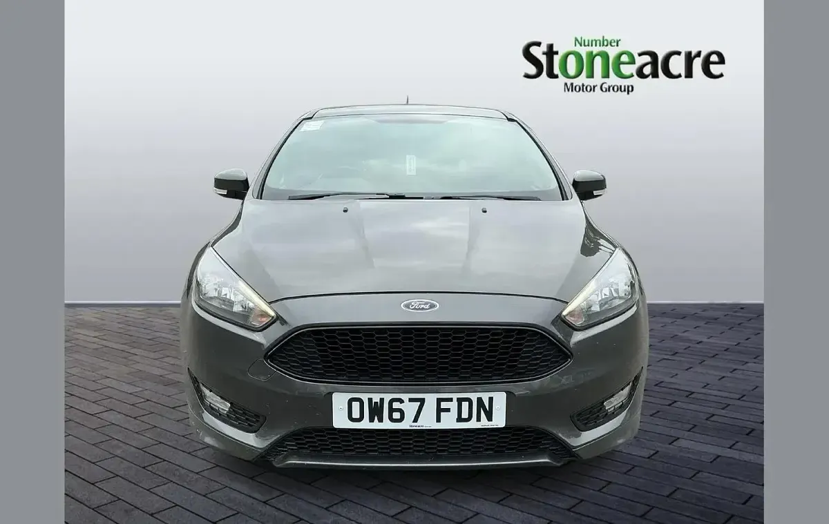 Used Ford Focus ST-Line 138 HP (101 kW) 2018 Grey Hatchback