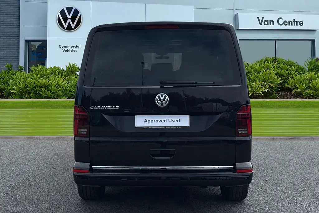 Used VW Caravelle Executive 150 HP (110 kW) 2021 Black Van