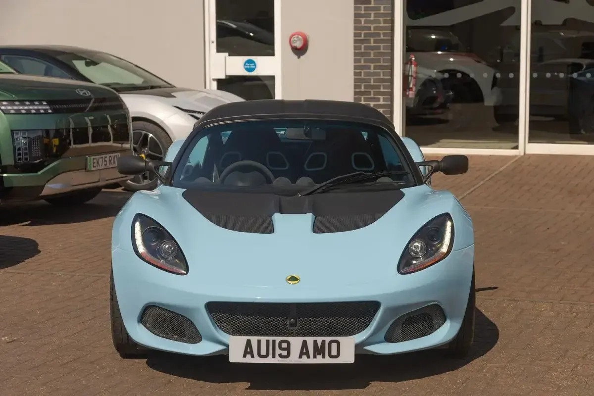 Used Lotus Elise 220 HP (161 kW) 2019 Blue Cabriolet