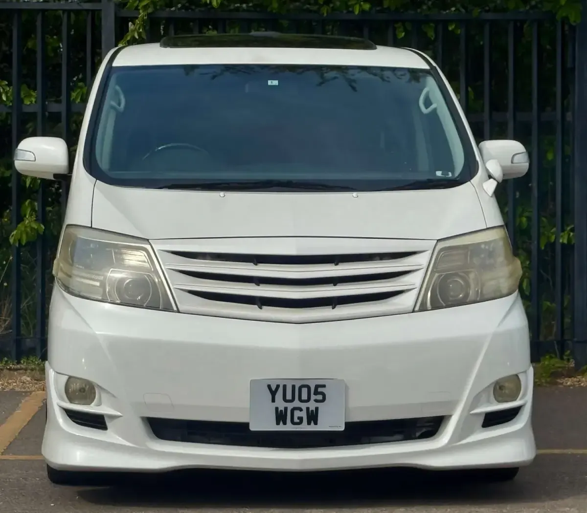 Used Toyota Alphard Edition 2005 White MPV