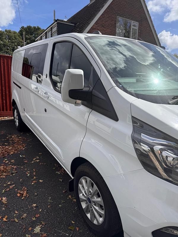 Used Ford Transit Custom Limited 130 HP (95 kW) 2022 White Van