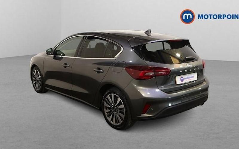 Used Ford Focus Titanium 120 HP (88 kW) 2022 Grey Hatchback