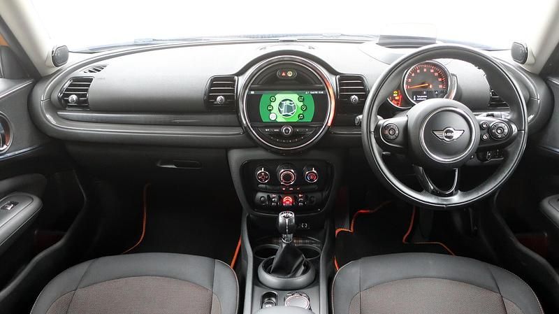 Used Mini Cooper Clubman 134 HP (98 kW) 2017 Orange Estate