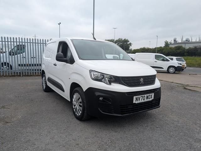 White Used 2021 Peugeot Partner MPV | £8,524 (Fair price) - Image 1/4