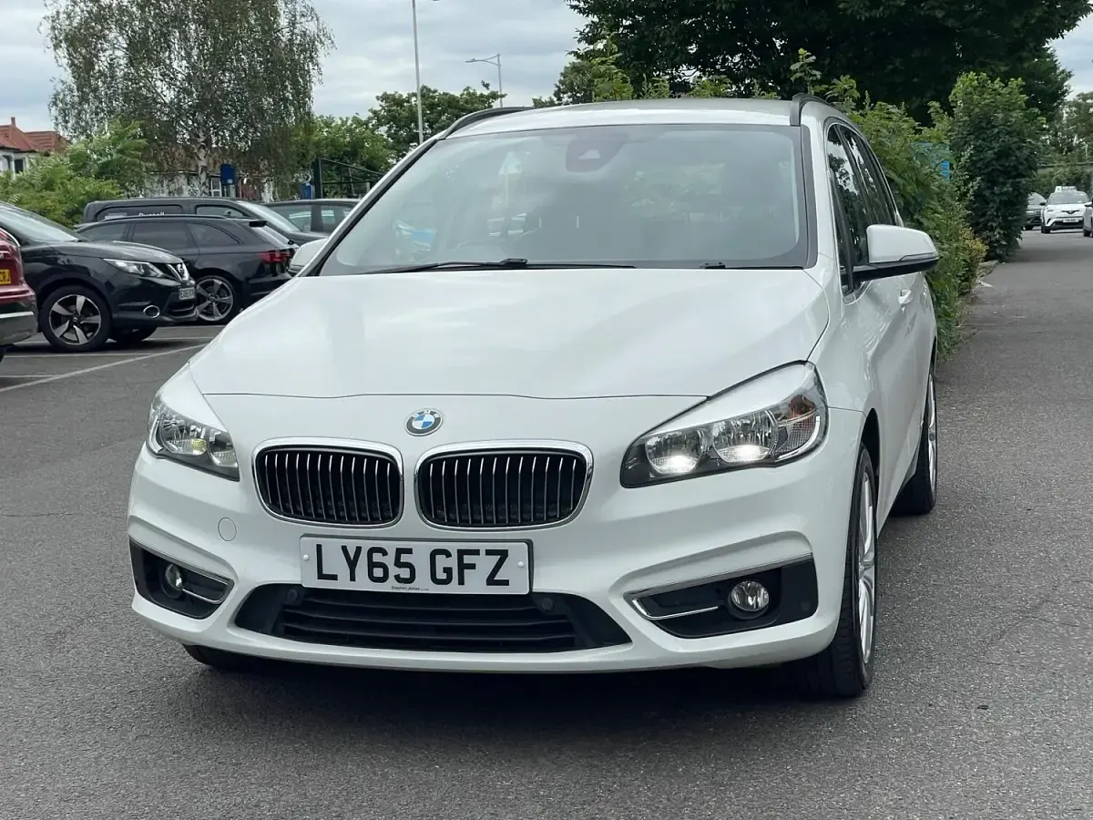 Used BMW 218 Luxury Line 2015 White Estate