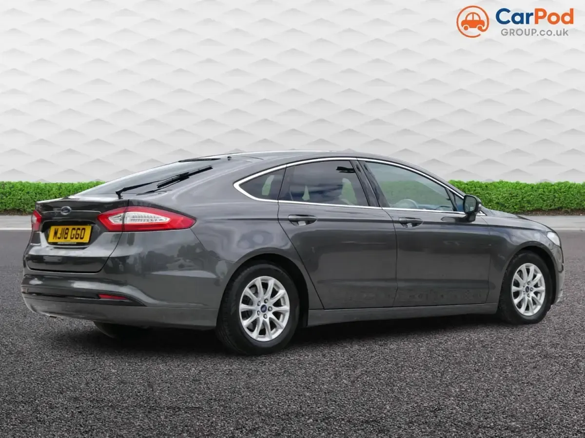Begagnad Ford Mondeo Titanium 150 HK (110 kW) 2018 Grå Halvkombi