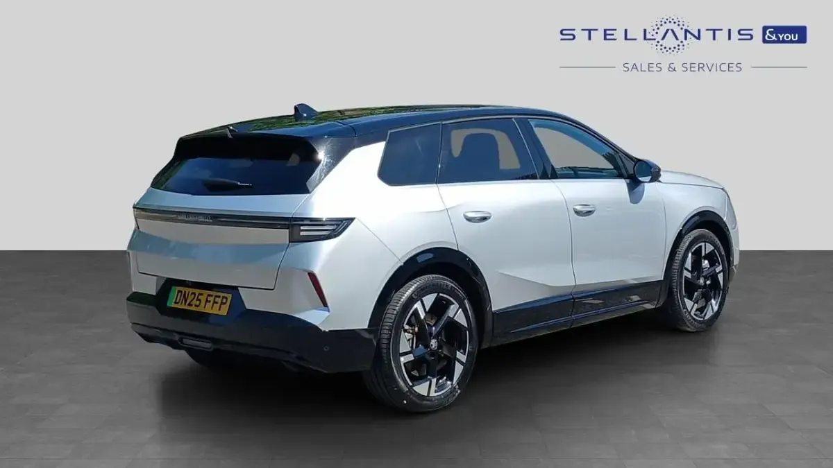 Used Vauxhall Grandland Ultimate 154 kW (210 HP) 2025 Grey SUV