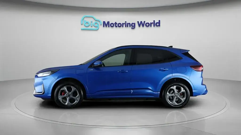 Used Ford Kuga ST-Line 243 HP (178 kW) 2024 Blue SUV
