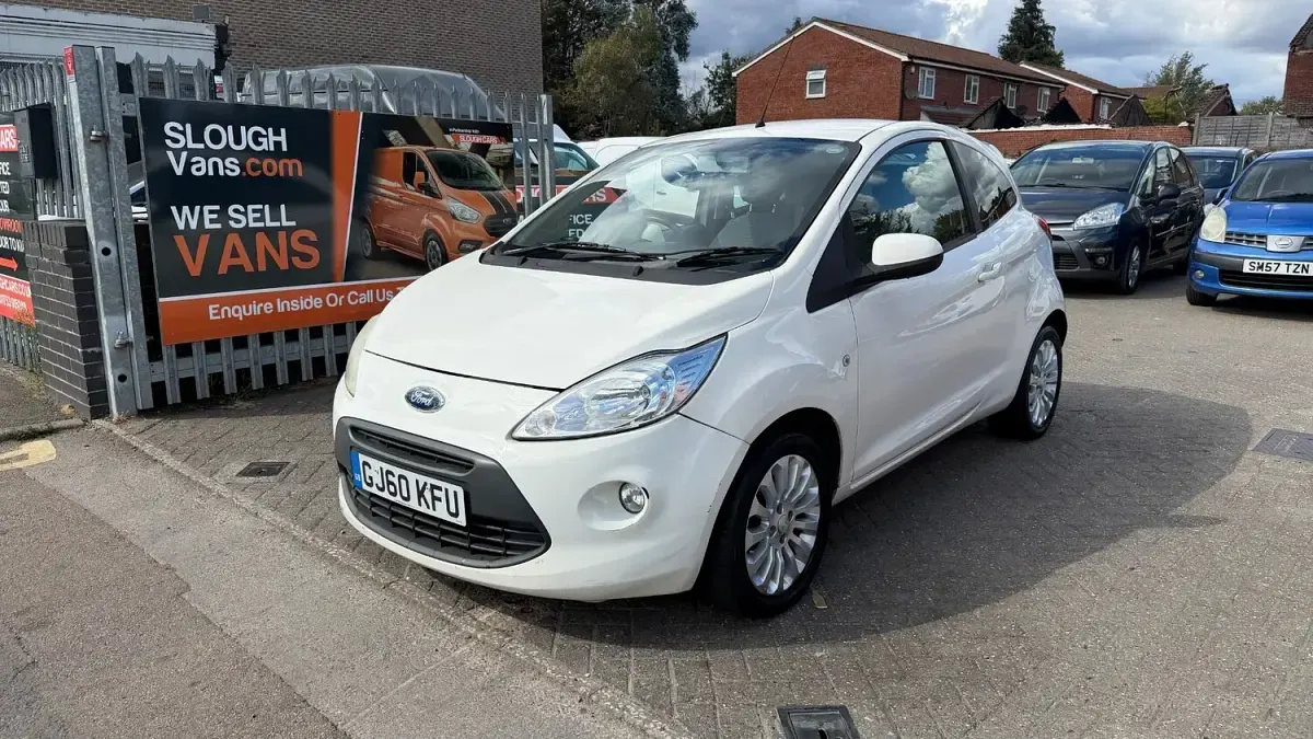 Used Ford Ka Zetec 69 HP (50 kW) 2010 White Hatchback