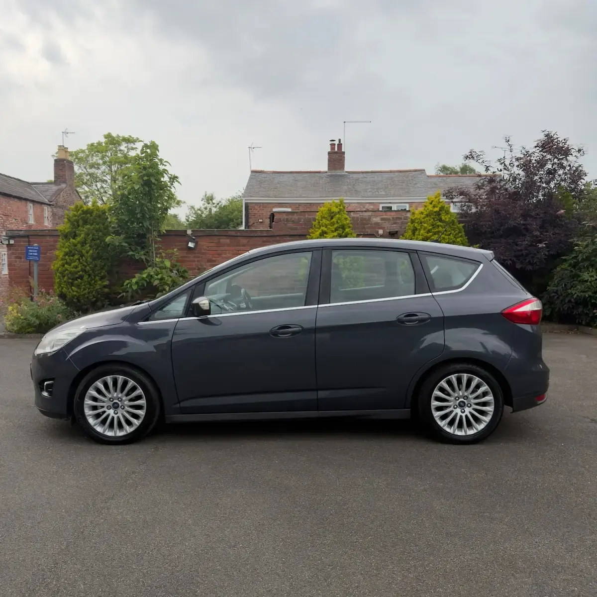Used Ford C-MAX Titanium 2013 Blue MPV