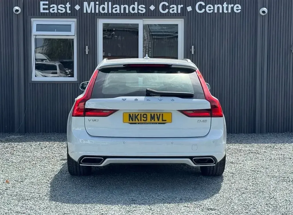 Used Volvo V90 R-Design 190 HP (139 kW) 2019 White Estate