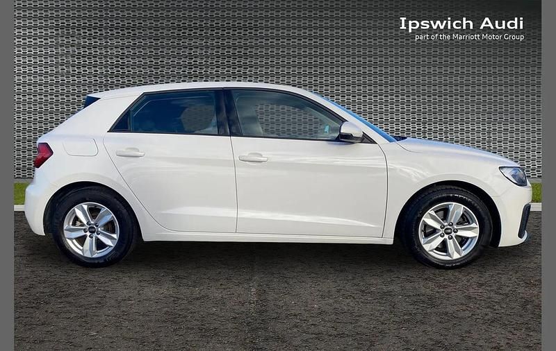 Used Audi A1 Design 108 HP (79 kW) 2023 White Hatchback