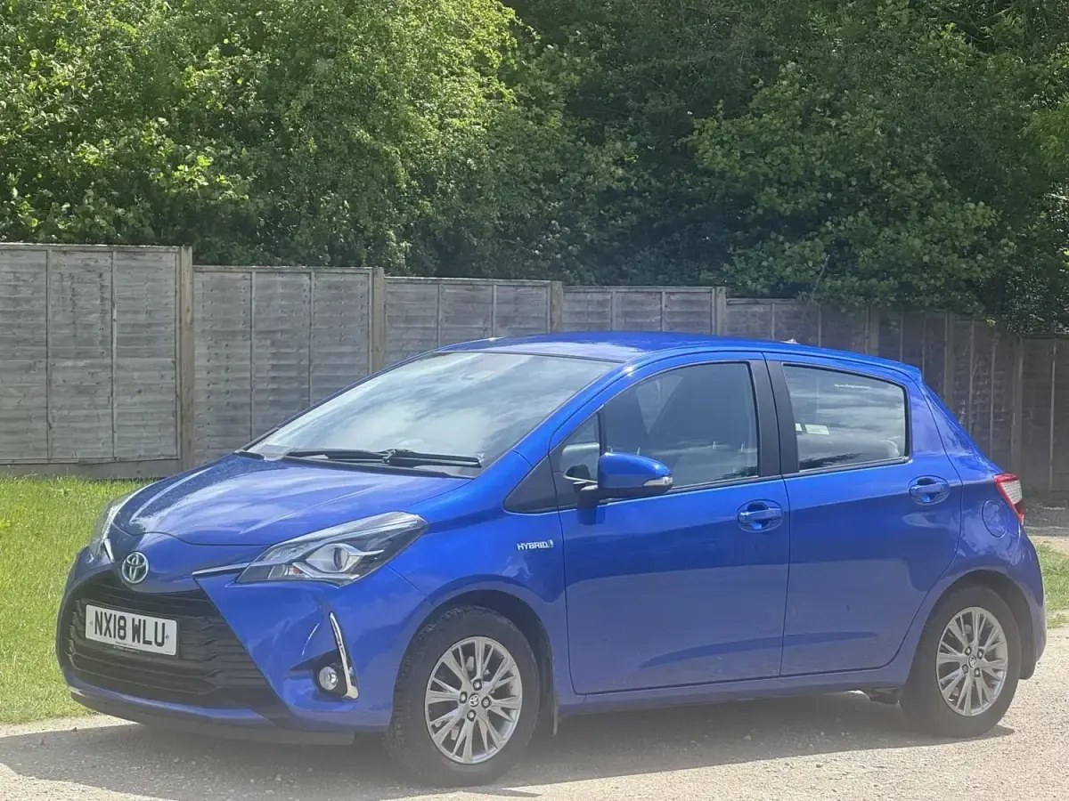 Usado Toyota Yaris Hybrid 2018 Azul Citadino