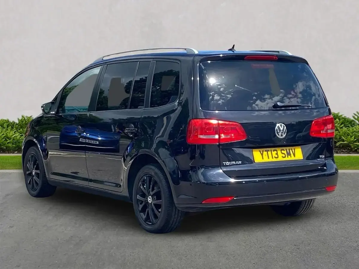 Used VW Touran SE 105 HP (77 kW) 2013 Black MPV