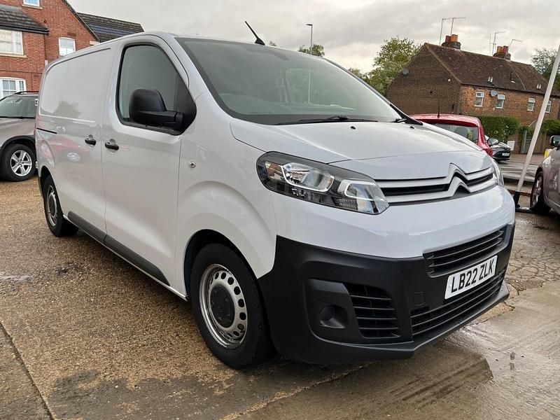 White Used 2022 Citroën Dispatch MPV | £11,395 (Good price) - Image 1/4