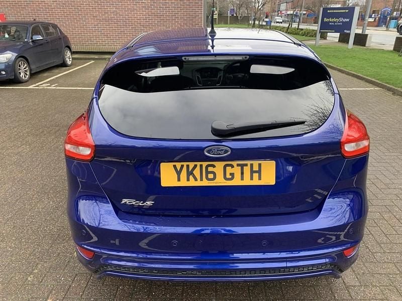 Used Ford Focus Titanium 2016 Blue Hatchback