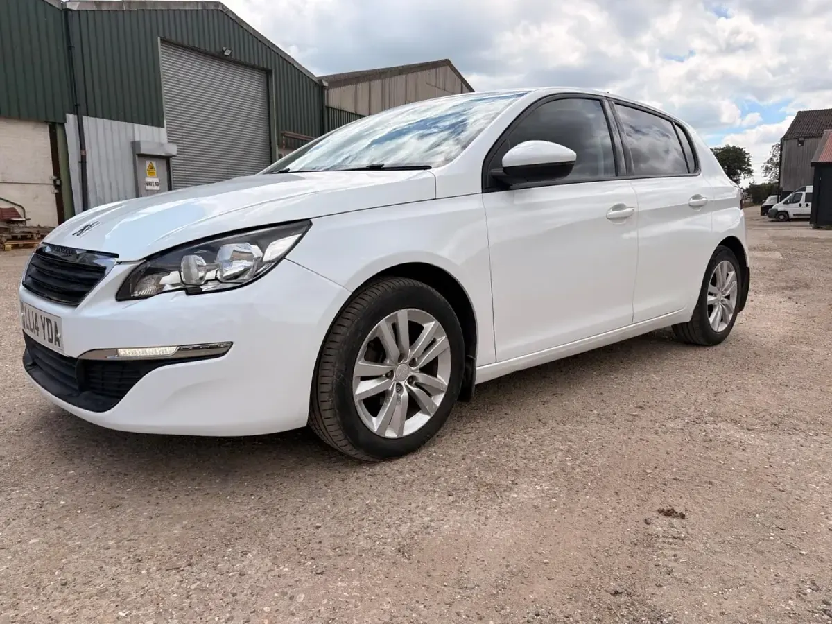 Used Peugeot 308 Active 2014 White Hatchback