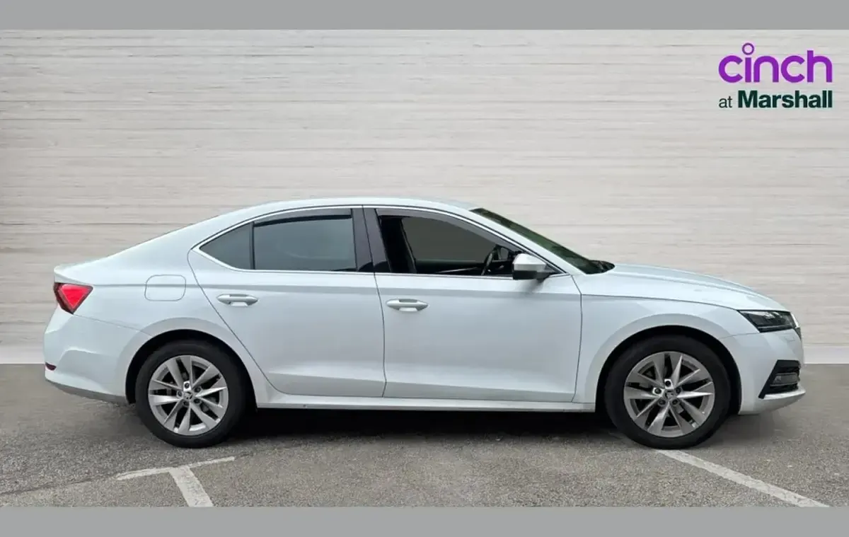 Usado Skoda Octavia SE L 147 HP (108 kW) 2023 Branco Citadino