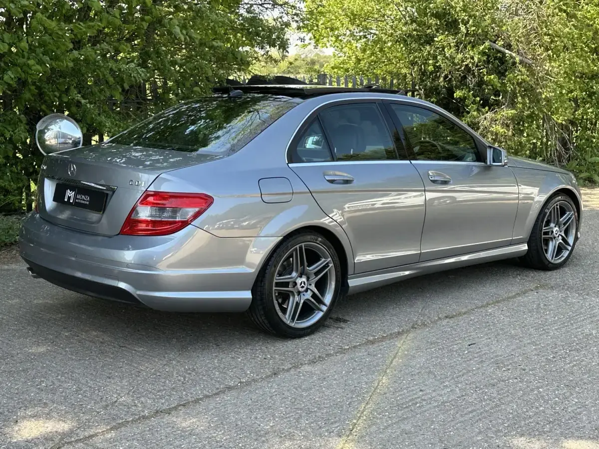 Begagnad Mercedes C250 2011 Silver Sedan