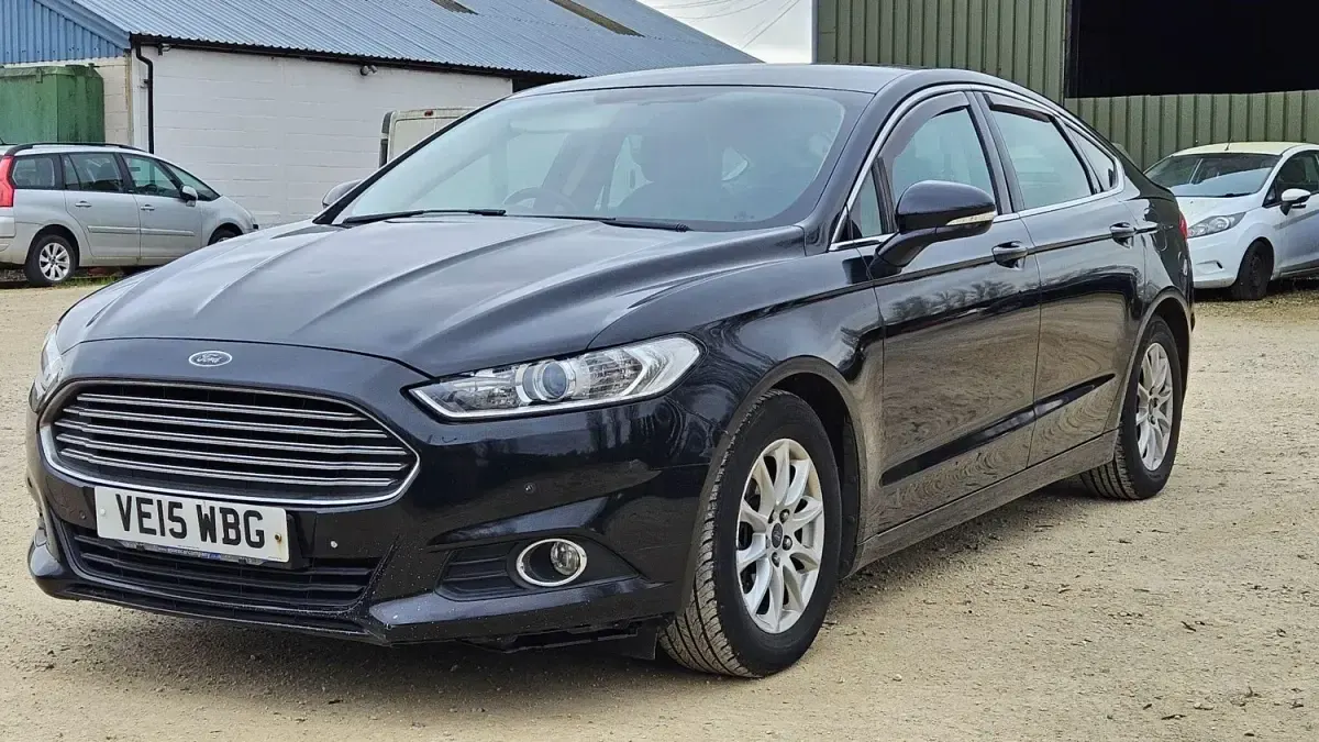 Usado Ford Mondeo Zetec 2015 Preto Citadino