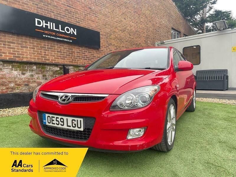 Red Used 2010 Hyundai i30 Premium | £1,995 (Fair price) - Image 1/1