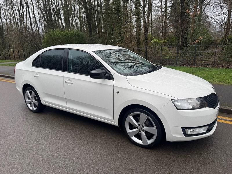 White Used 2014 Skoda Rapid Sport Hatchback | £3,285 (Fair price) - Image 1/3