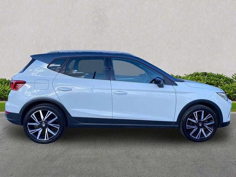 Used Seat Arona FR 108 HP (79 kW) 2023 White SUV