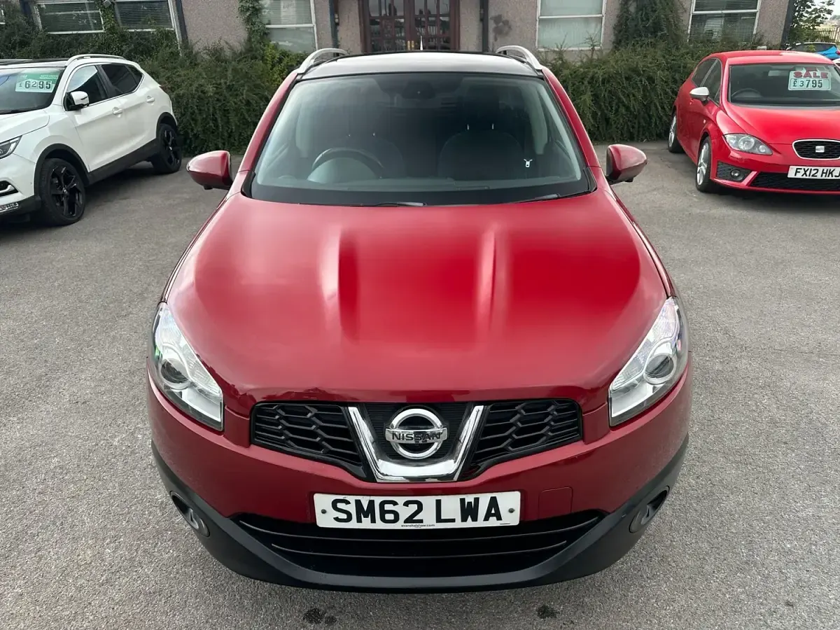 Used Nissan Qashqai N-TEC 117 HP (86 kW) 2013 Red SUV