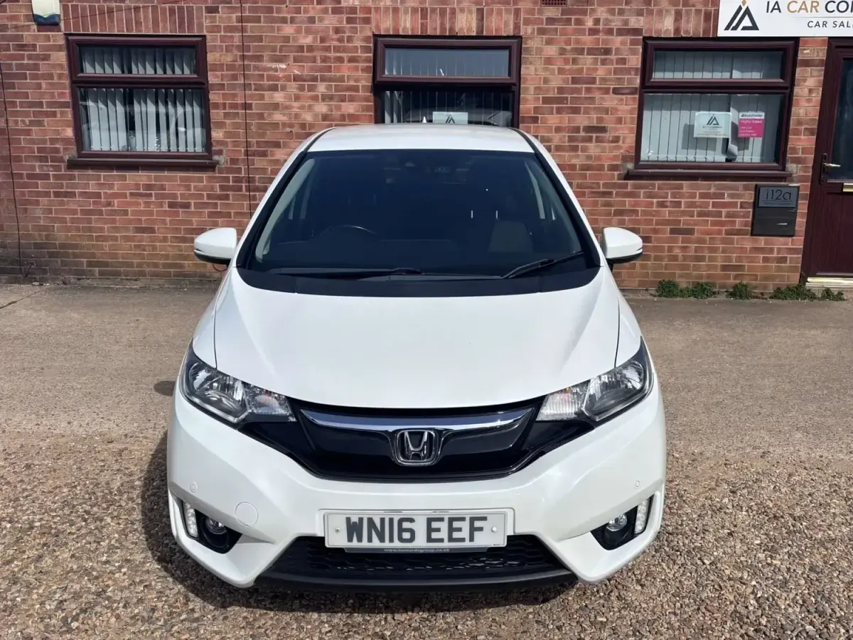 Używany Honda Jazz EX 102 KM (75 kW) 2016 Biały Hatchback
