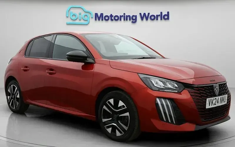 Used Peugeot 208 Allure 101 HP (74 kW) 2024 Hatchback