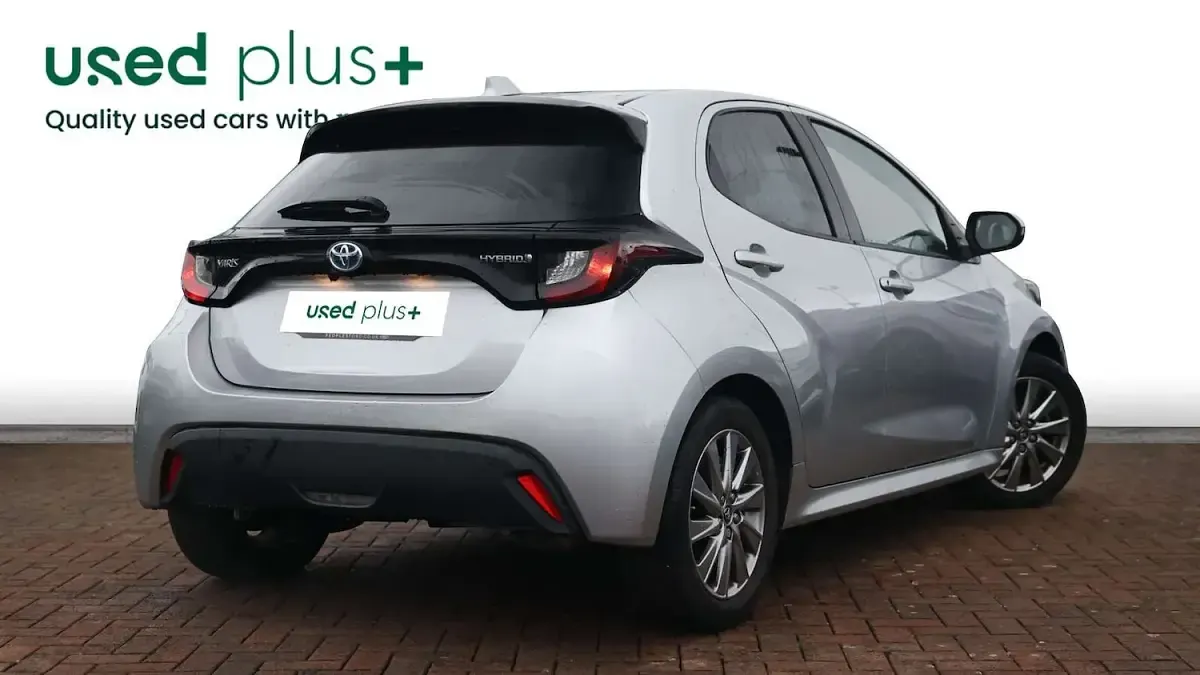 Used Toyota Yaris 116 HP (85 kW) 2022 Silver Hatchback