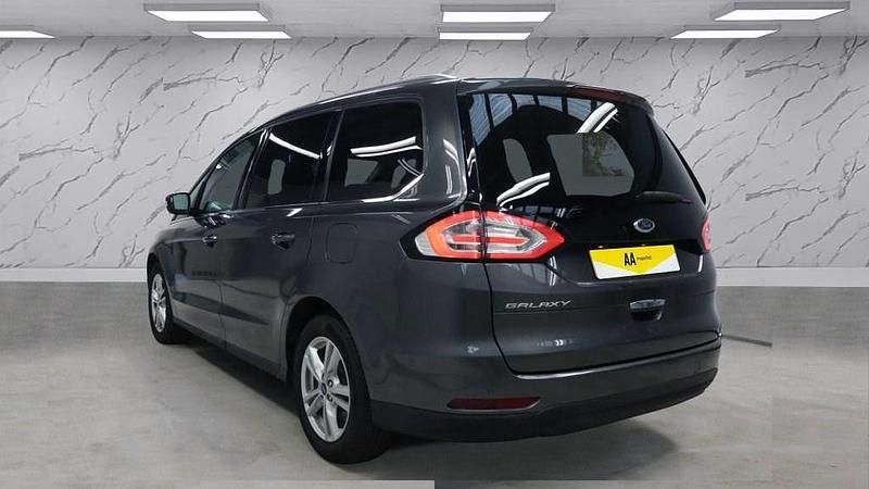 Usado Ford Galaxy Titanium 150 HP (110 kW) 2020 Cinzento Monovolume