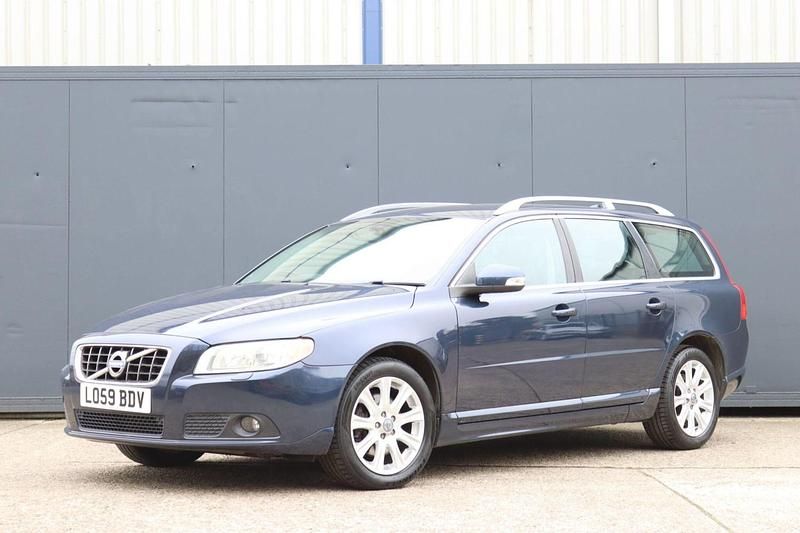 Blue Used 2009 Volvo V70 SE Lux Estate | £5,295 (A bit pricey) - Image 1/4