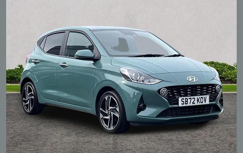 Used Hyundai i10 Premium 83 HP (61 kW) 2023 Green Hatchback