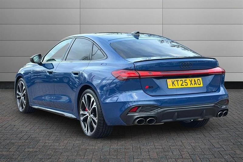 Used Audi A5 Advanced 367 HP (269 kW) 2025 Ascari blue Estate