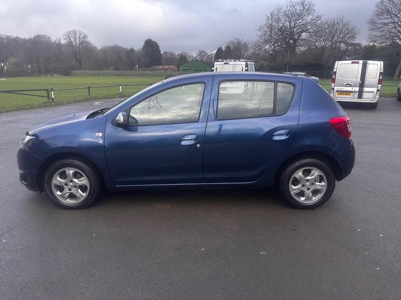 Used Dacia Sandero Lauréate 2015 Blue Hatchback