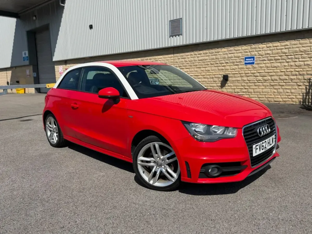 Używany Audi A1 S-Line 105 KM (77 kW) 2012 Czerwony Hatchback