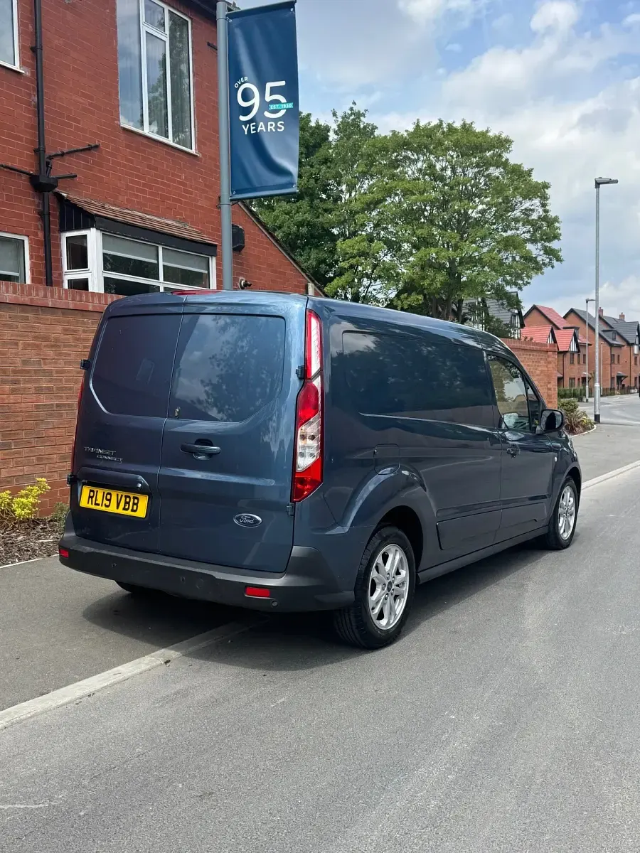 Used Ford Transit Connect Limited 120 HP (88 kW) 2019 Blue MPV