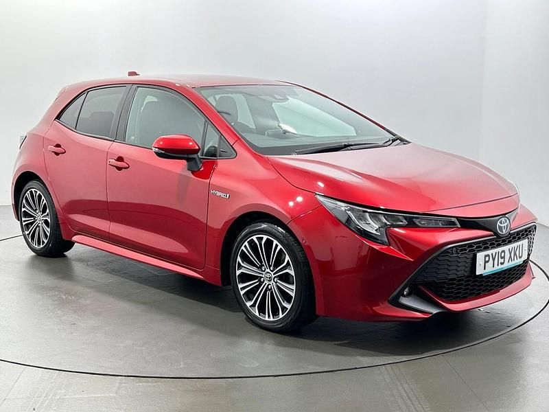 Used Toyota Corolla Design 184 HP (135 kW) 2019 Red Hatchback