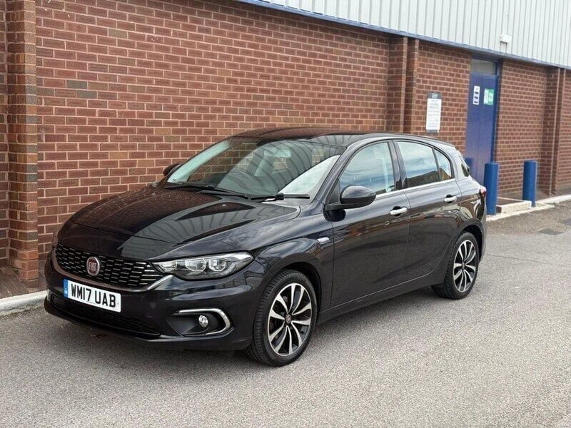 Black Used 2017 Fiat Tipo Lounge Hatchback | £3,995 (Fair price) - Image 1/4