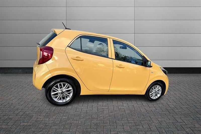 Used Kia Picanto 67 HP (49 kW) 2021 Yellow Hatchback