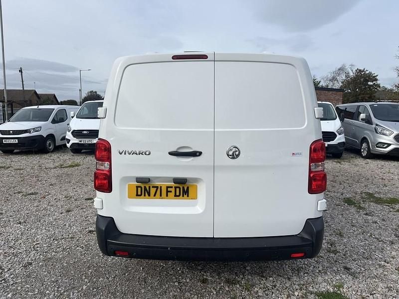 Used Vauxhall Vivaro S 100 HP (73 kW) 2021 White MPV