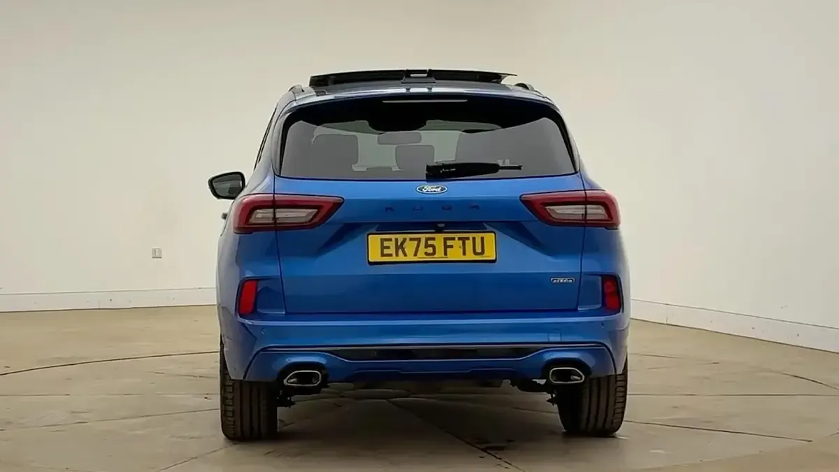 Usado Ford Kuga ST-Line X 243 HP (178 kW) 2025 Azul SUV