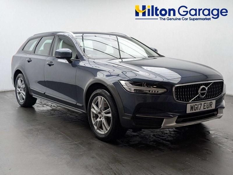 Used Volvo V90 CC Pro 2017 Blue Estate