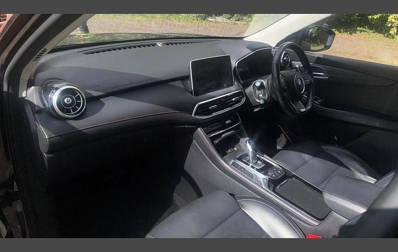 Usado MG HS Excite 162 HP (119 kW) 2023 Preto SUV