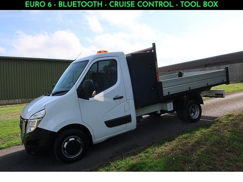 White Used 2024 Nissan Interstar Acenta Van | £22,990 - Image 1/3