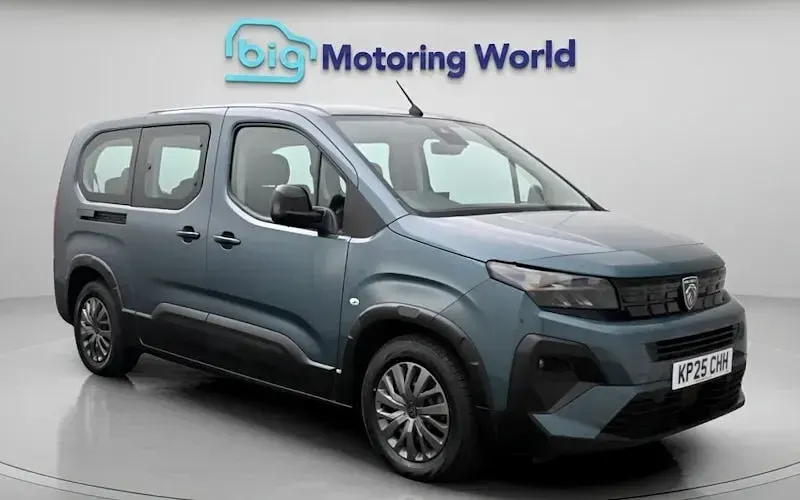 Used Peugeot e-Rifter Allure 100 kW (136 HP) 2025 MPV