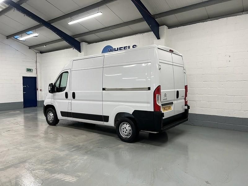 Usado Citroën Relay 140 HP (102 kW) 2022 Branco Van