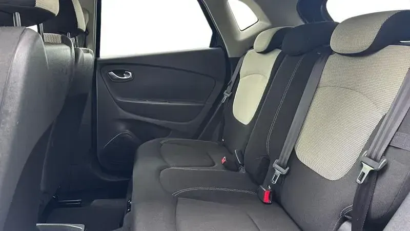 Używany Renault Captur Iconic 90 KM (66 kW) 2018 Niebieski SUV